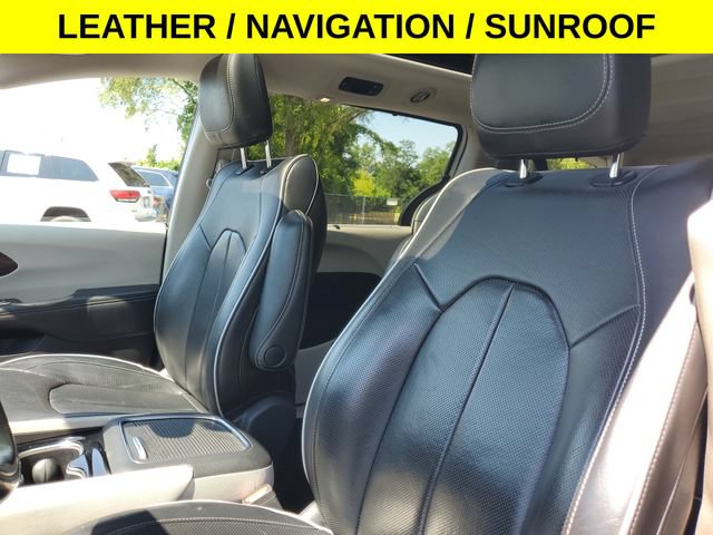 Used 2022 Chrysler Pacifica Limited FWD image 19