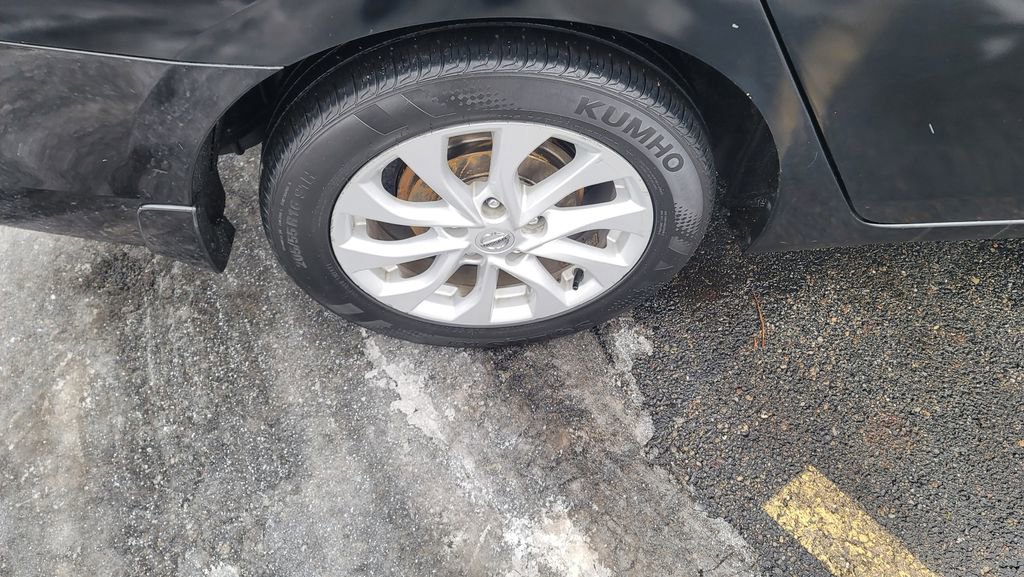 Used 2019 Nissan Sentra SV image 11