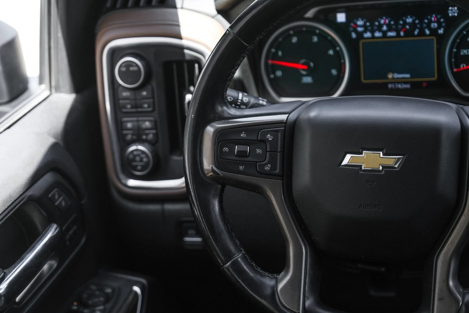 Used 2023 Chevrolet Silverado 2500 High Country AWD/4WD image 15