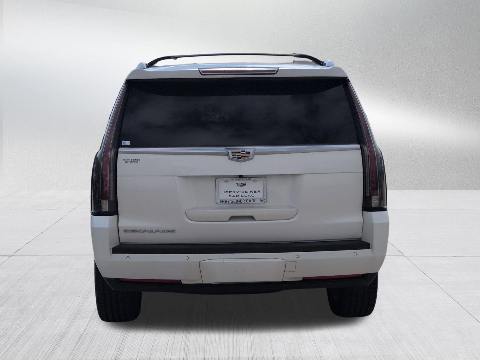 Used 2015 Cadillac Escalade Premium image 4