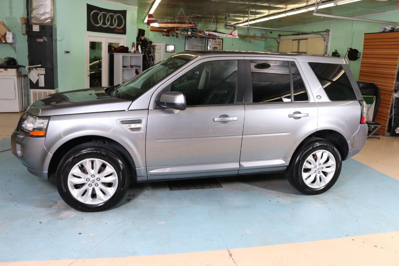 Used 2013 Land Rover LR2 HSE image 5