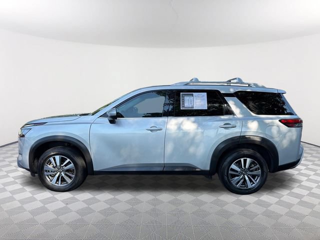 Used 2023 Nissan Pathfinder SL w/ Black Appearance Package FWD image 8