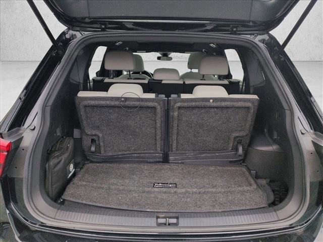 Used 2023 Volkswagen Tiguan SE R-Line image 6