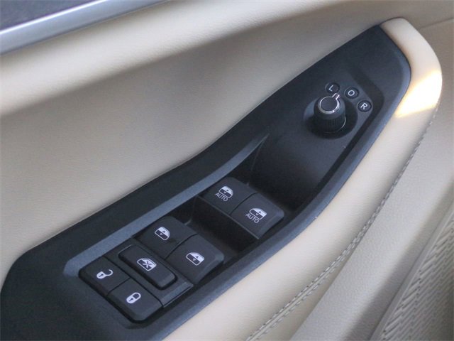 New 2025 Jeep Grand Cherokee Limited w/ Trailer Tow Package image 24