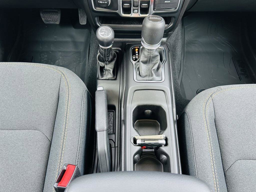 New 2025 Jeep Gladiator Sport image 22