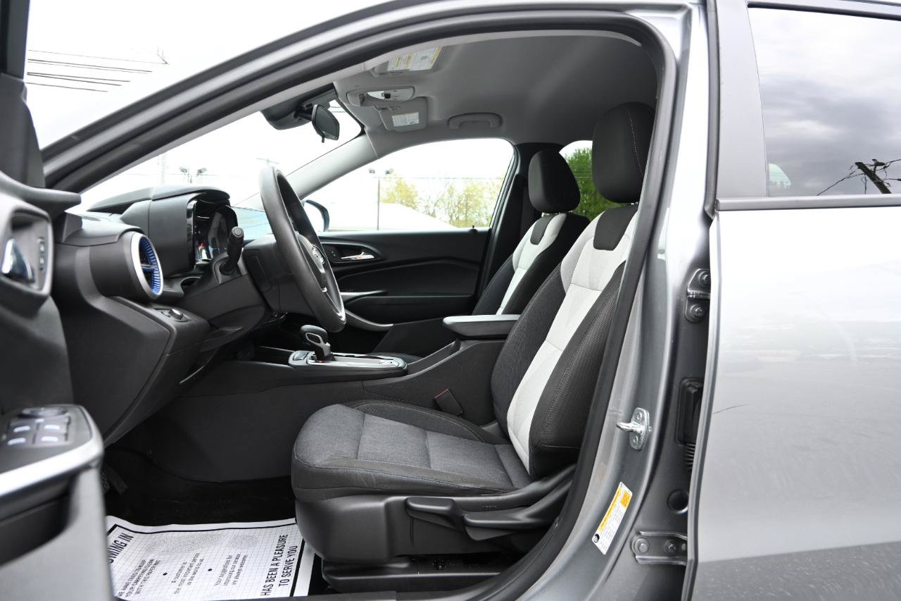 Used 2024 Chevrolet Trax LS w/ LS Convenience Package FWD image 17
