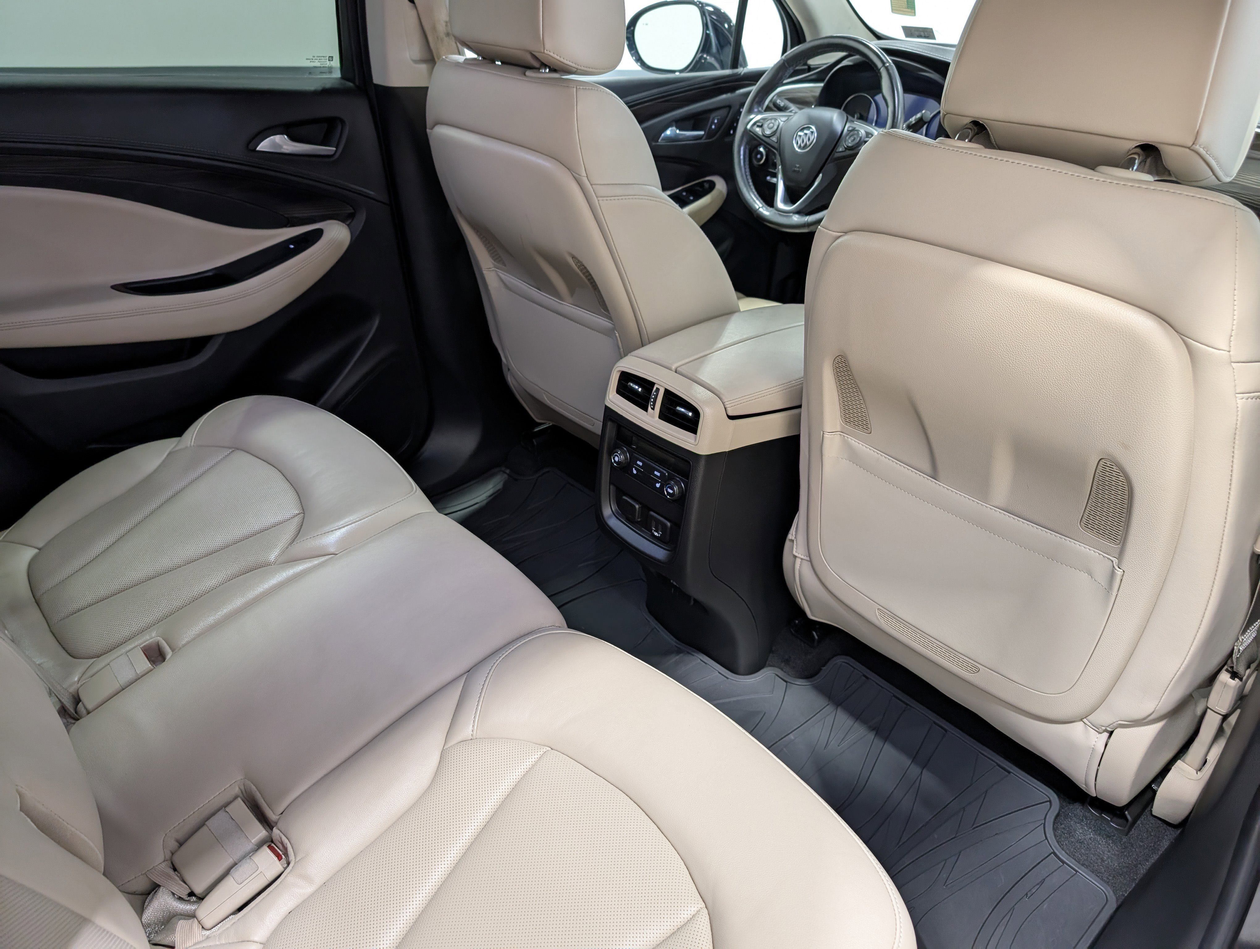 Used 2020 Buick Envision Premium w/ Driver Confidence Package image 18