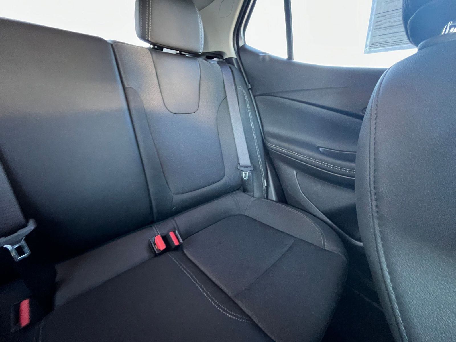 Used 2025 Buick Encore GX Preferred image 36