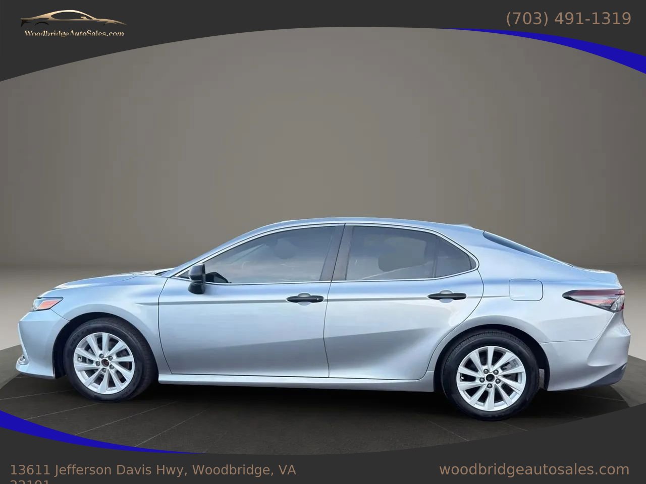 Used 2022 Toyota Camry LE FWD image 3
