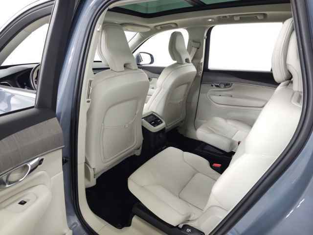 Certified 2023 Volvo XC90 T8 Plus image 36