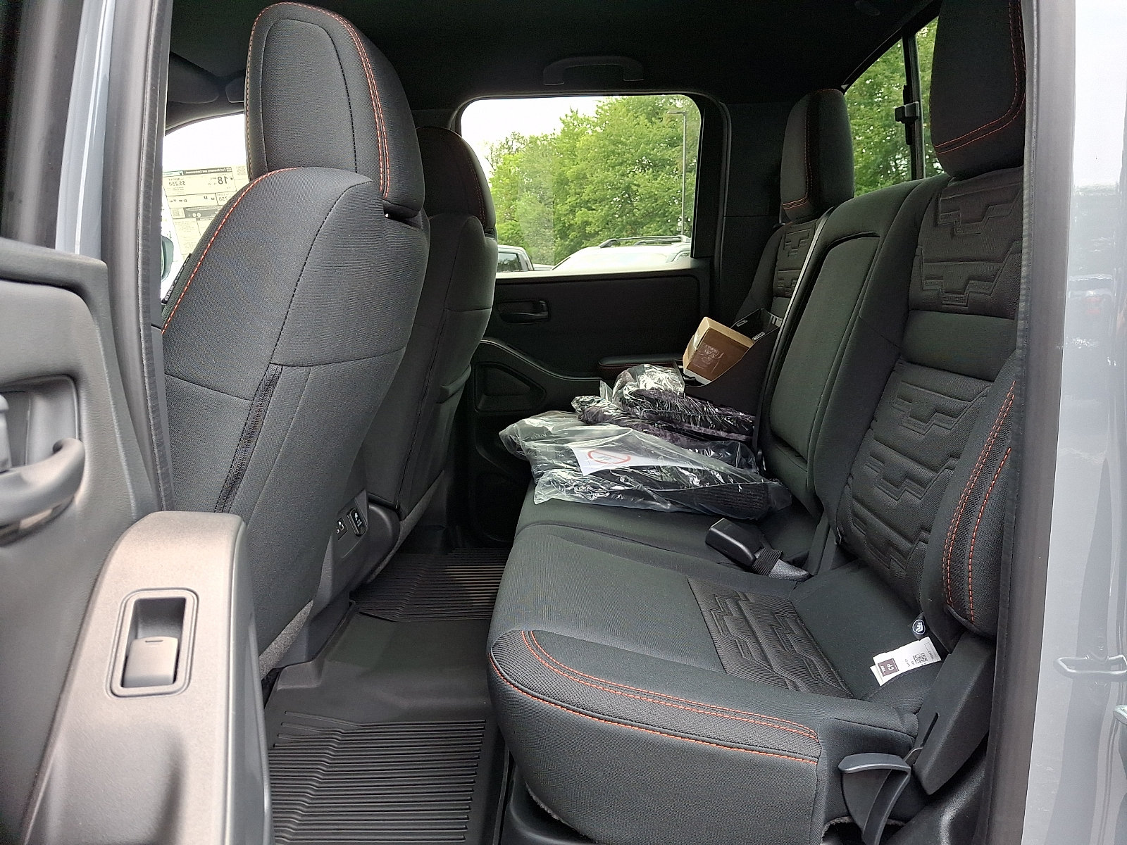 New 2026 Nissan Frontier PRO-4X w/ Pro-4x Convenience Package AWD/4WD image 5