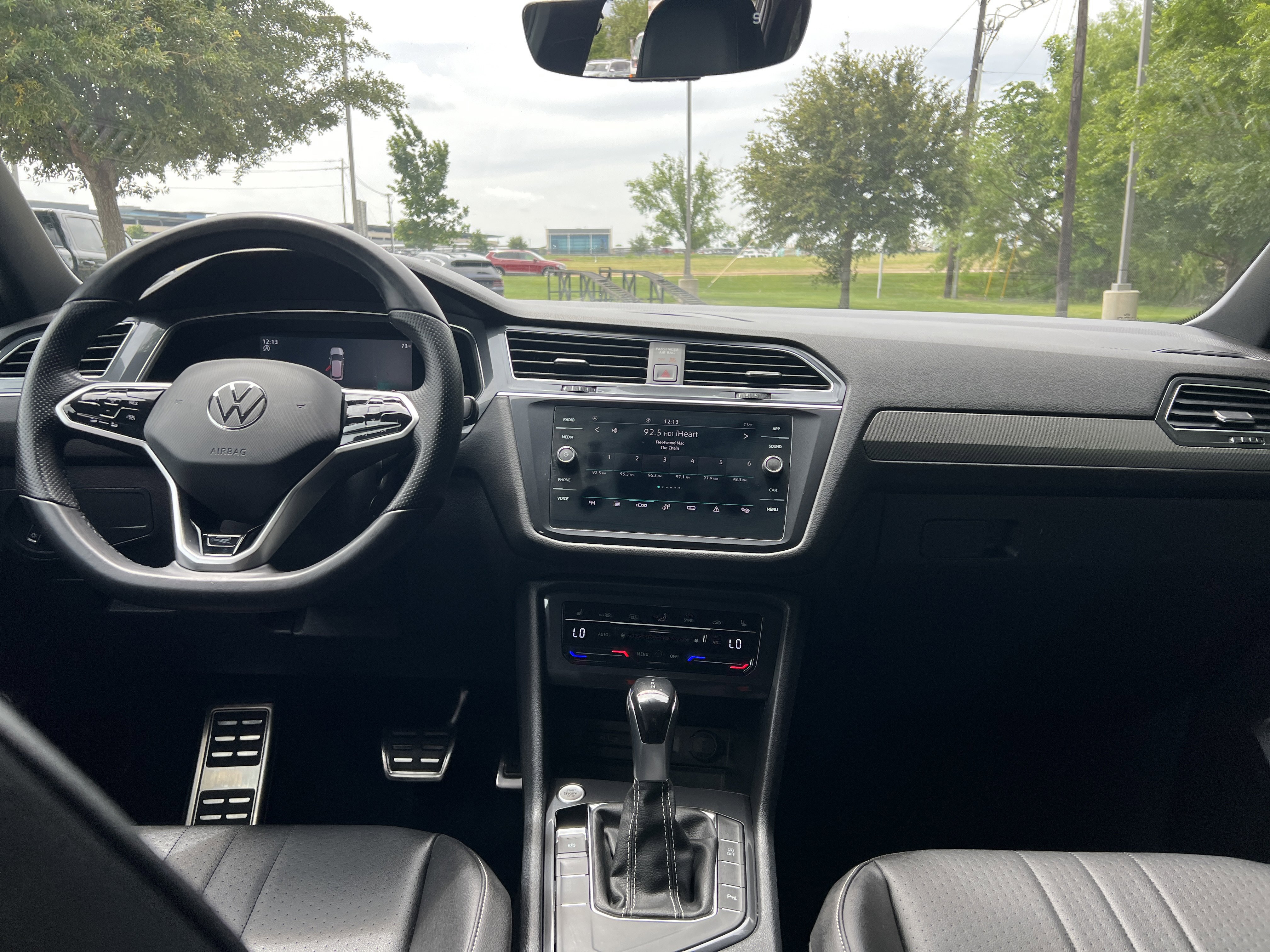 Used 2022 Volkswagen Tiguan SE R-Line FWD image 25
