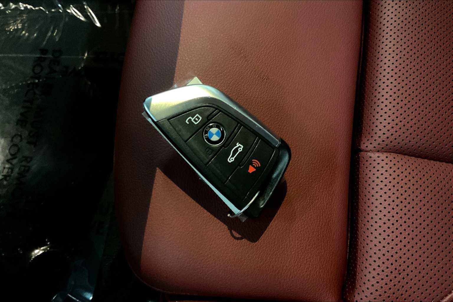 Used 2025 BMW 330i 330i w/ Premium Package image 14