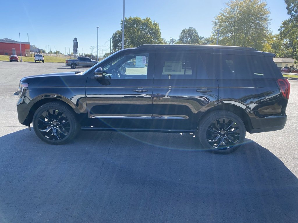 New 2025 Ford Expedition Platinum image 4
