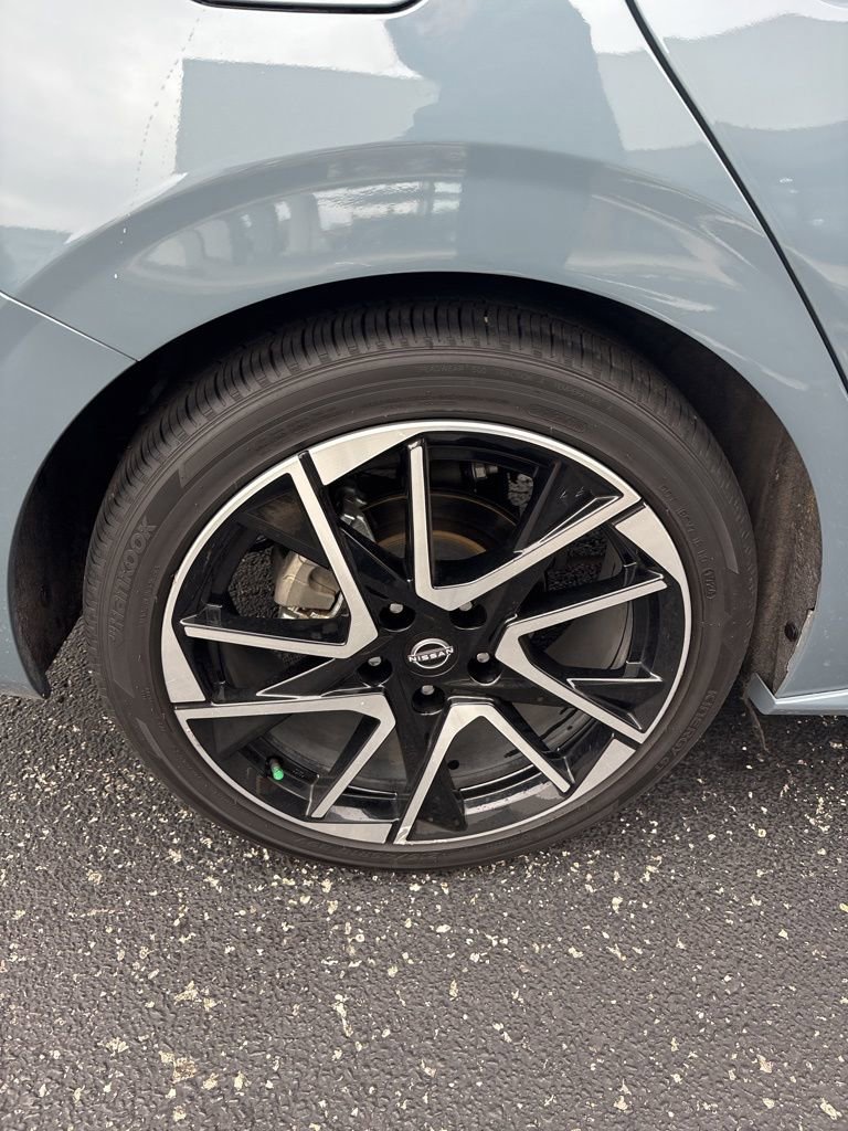 Used 2025 Nissan Sentra SR image 11