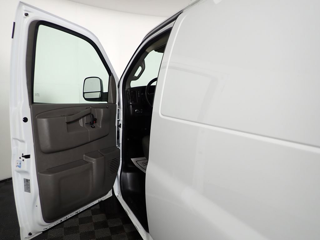 Used 2021 Chevrolet Express 2500 w/ Driver Convenience Package image 20
