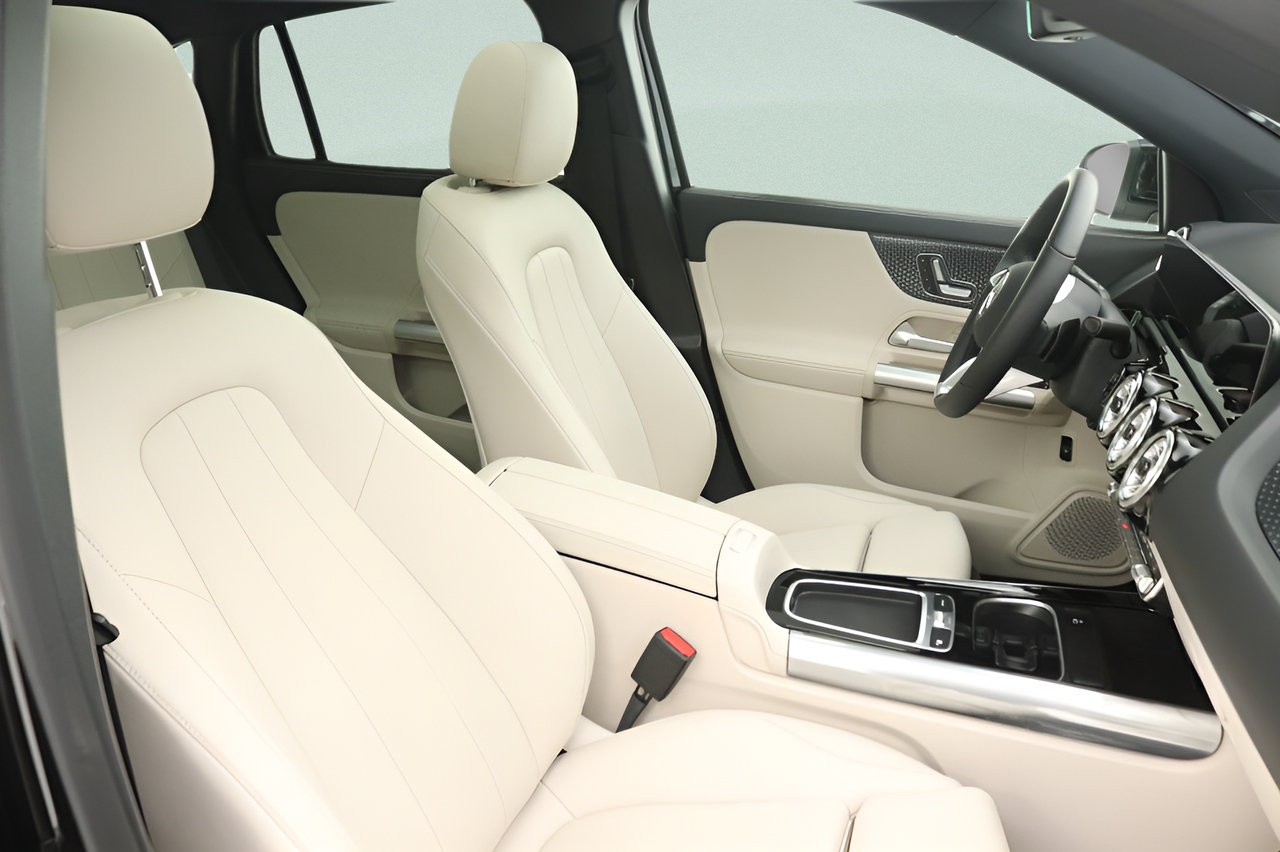 Used 2025 Mercedes-Benz GLA 250 image 29