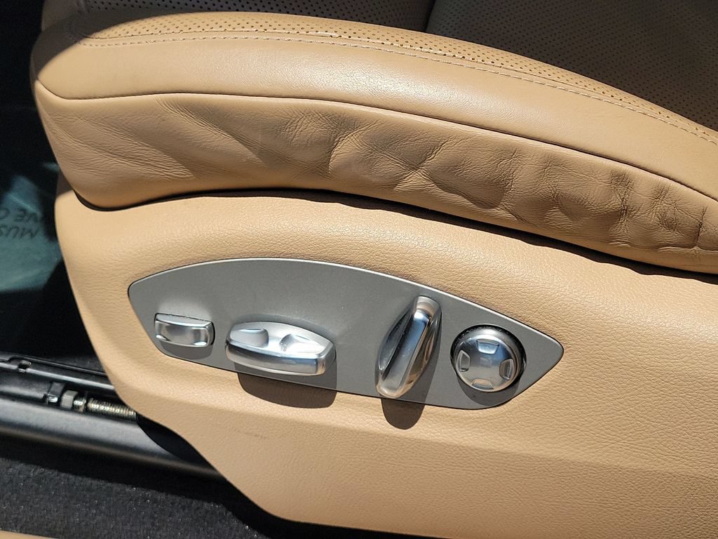 Used 2020 Porsche Macan S AWD/4WD image 22