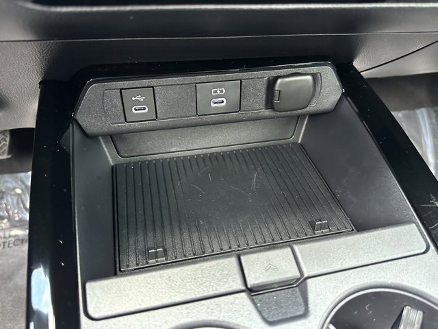 Used 2024 Toyota Prius Limited image 20