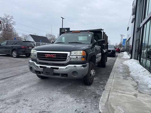 Used 2004 GMC Sierra 3500 SLE image 2