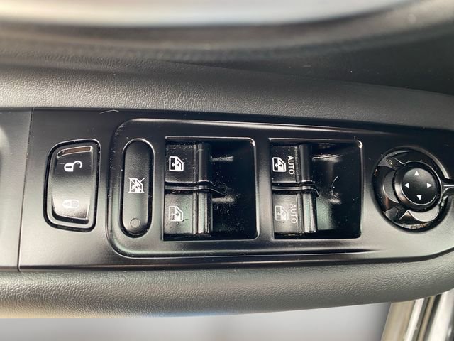 Used 2022 Jeep Renegade Trailhawk w/ Sun/Sound Group image 17