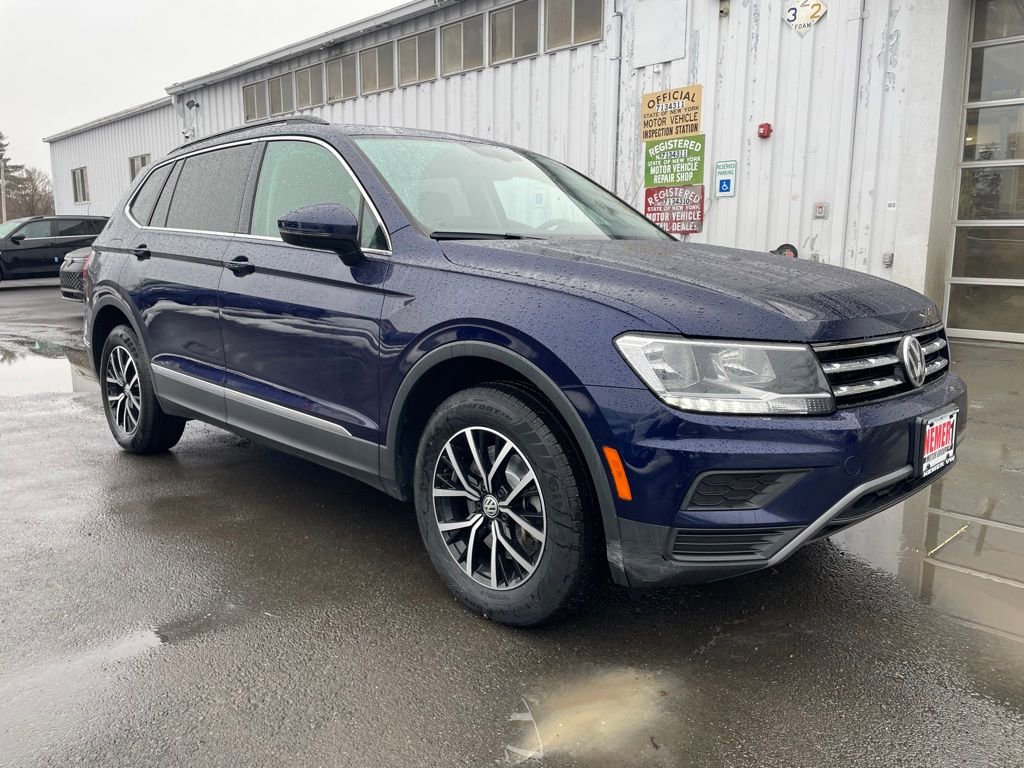 Used 2021 Volkswagen Tiguan SE w/ Panoramic Sunroof Package image 12