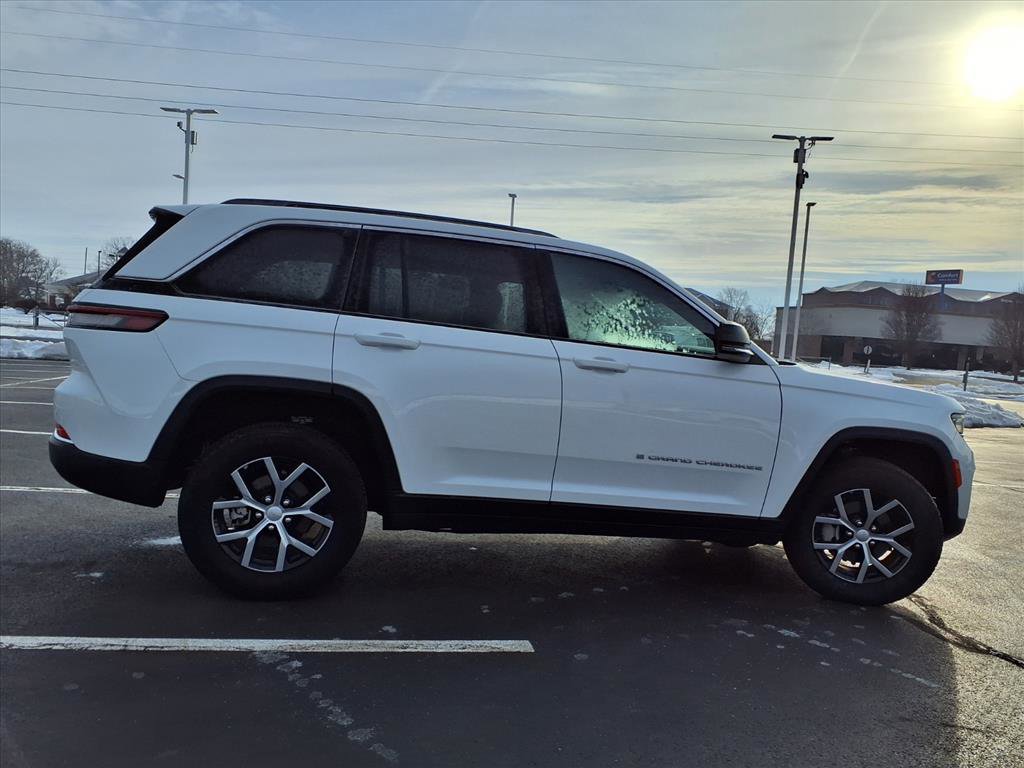 Used 2024 Jeep Grand Cherokee Limited image 33