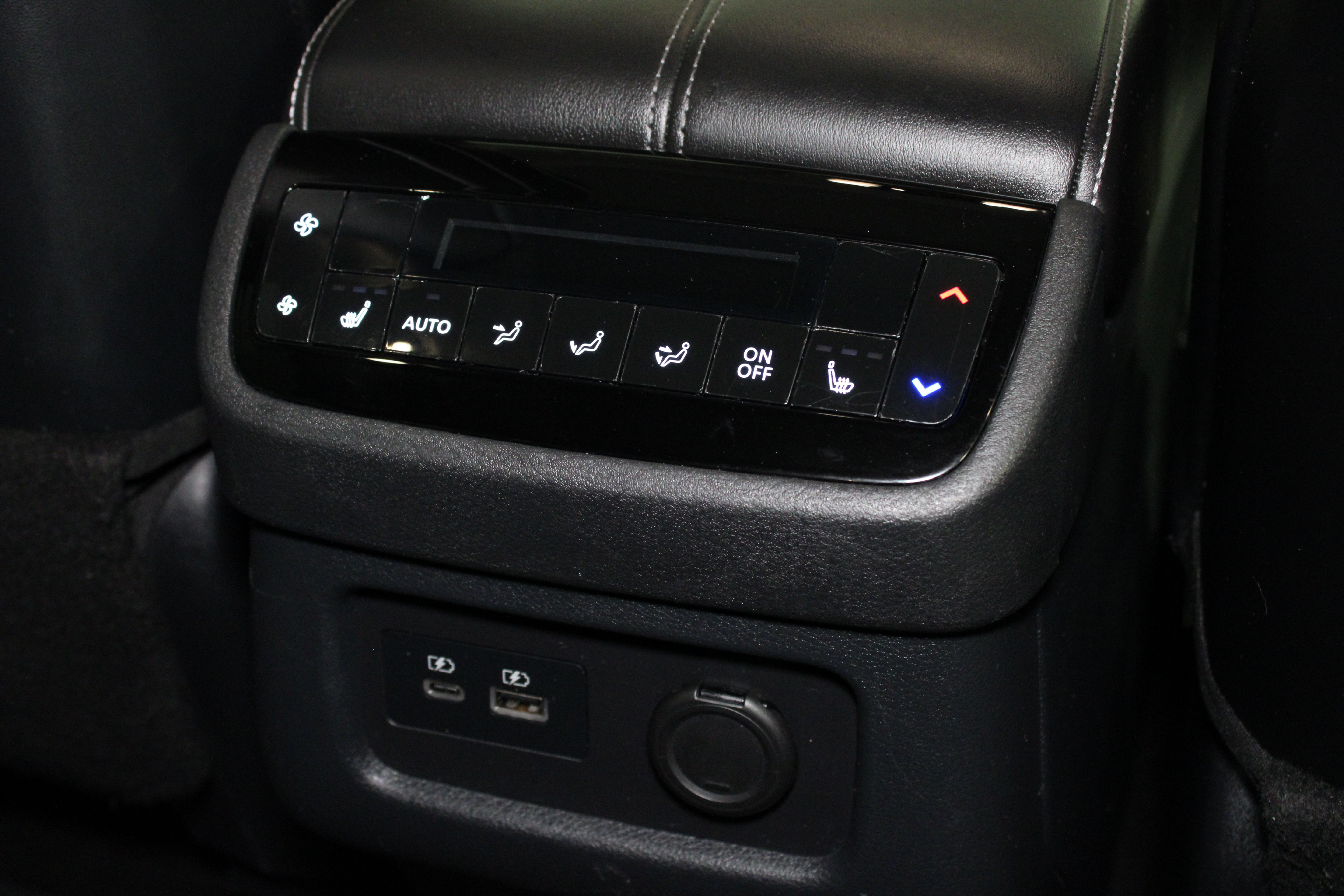 Used 2024 INFINITI QX60 Luxe AWD/4WD image 17
