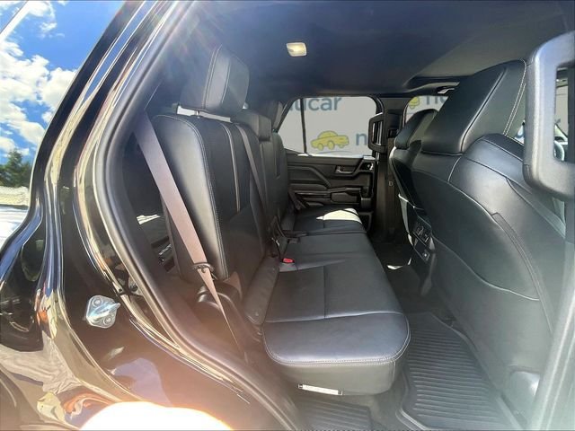 Used 2025 Toyota 4Runner Limited AWD/4WD image 23