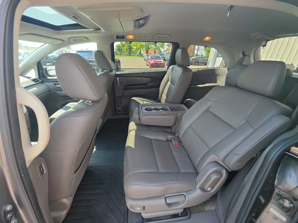 Used 2016 Honda Odyssey Touring Elite image 25