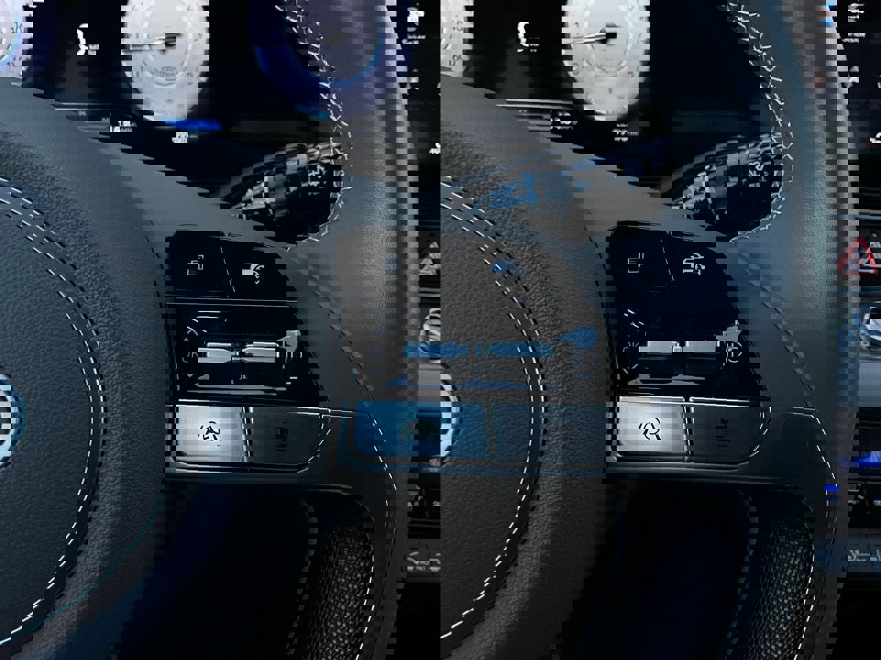 Used 2025 Hyundai Elantra SEL image 37