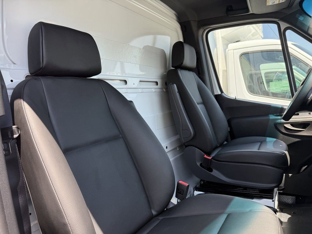 Used 2023 Mercedes-Benz Sprinter 3500 image 14