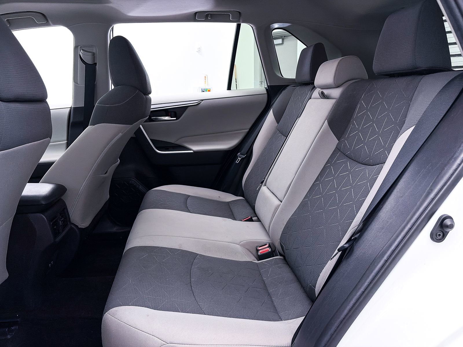 Used 2020 Toyota RAV4 XLE w/ Convenience Package image 31