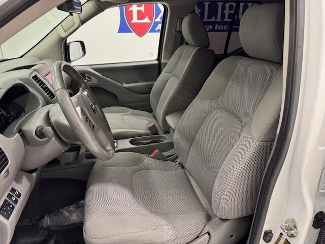 Used 2019 Nissan Frontier SV image 7