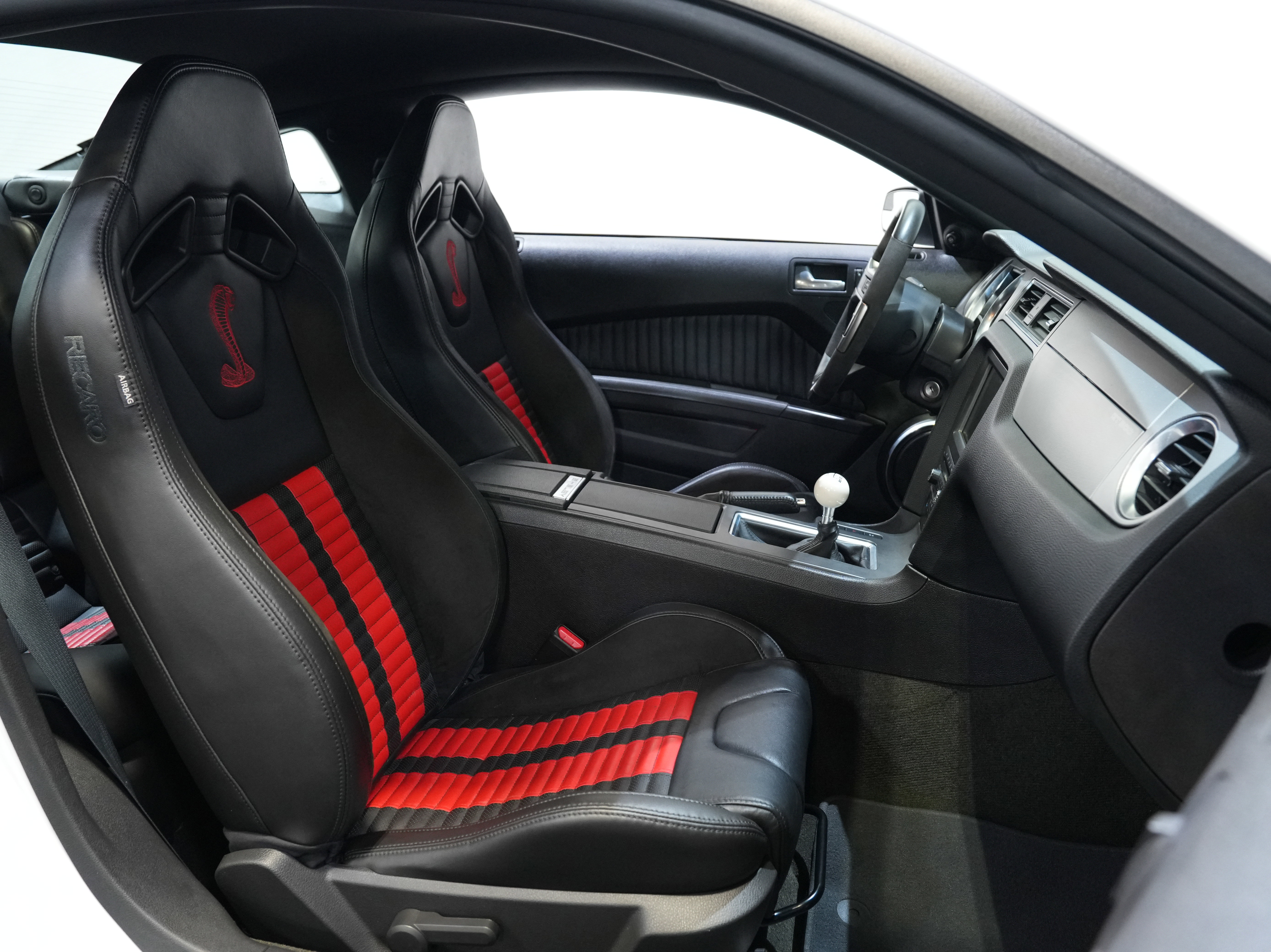 Used 2014 Ford Mustang Shelby GT500 w/ Equipment Group 821A RWD image 28