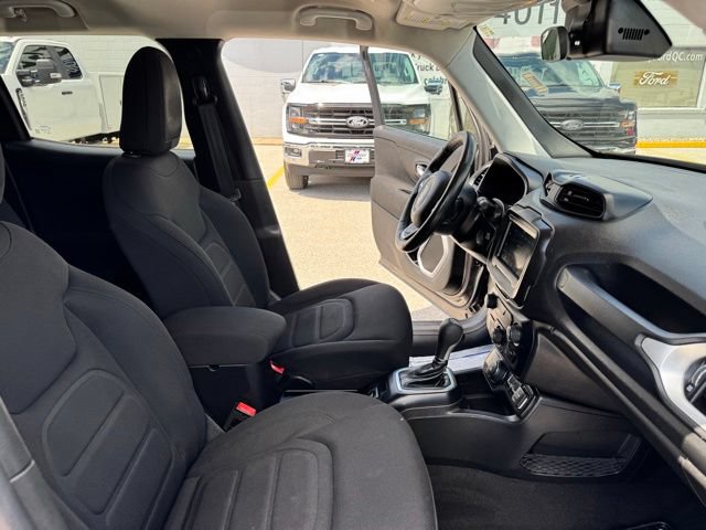 Used 2019 Jeep Renegade Latitude w/ Cold Weather Group AWD/4WD image 34
