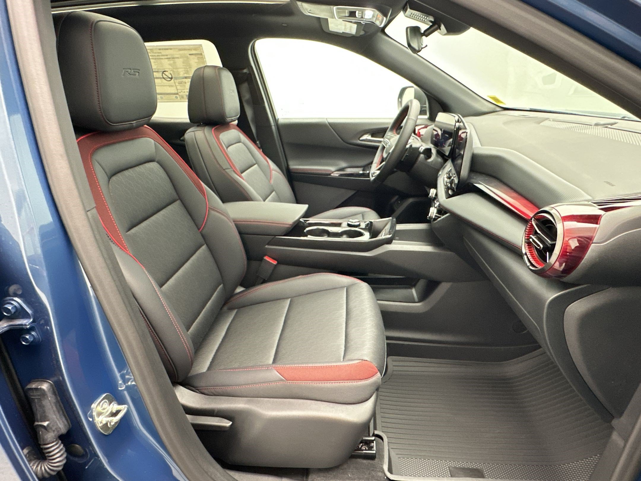 New 2027 Chevrolet Equinox RS w/ LPO, Floor Liner Package AWD/4WD image 26
