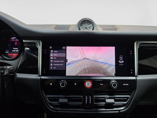 Used 2023 Porsche Macan AWD/4WD image 21