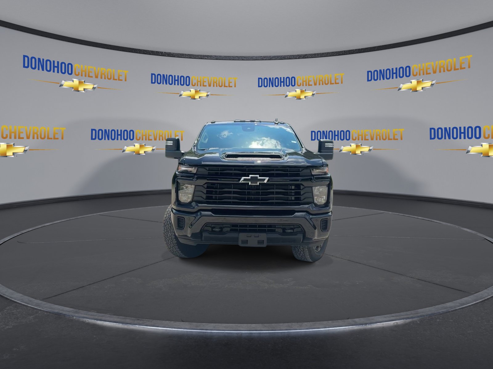 Used 2025 Chevrolet Silverado 2500 Custom w/ Custom Value Package AWD/4WD image 6