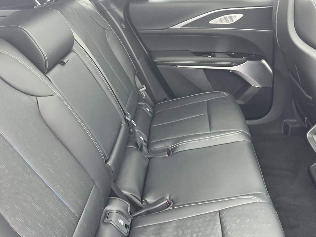 New 2026 Cadillac Lyriq Premium Luxury image 19