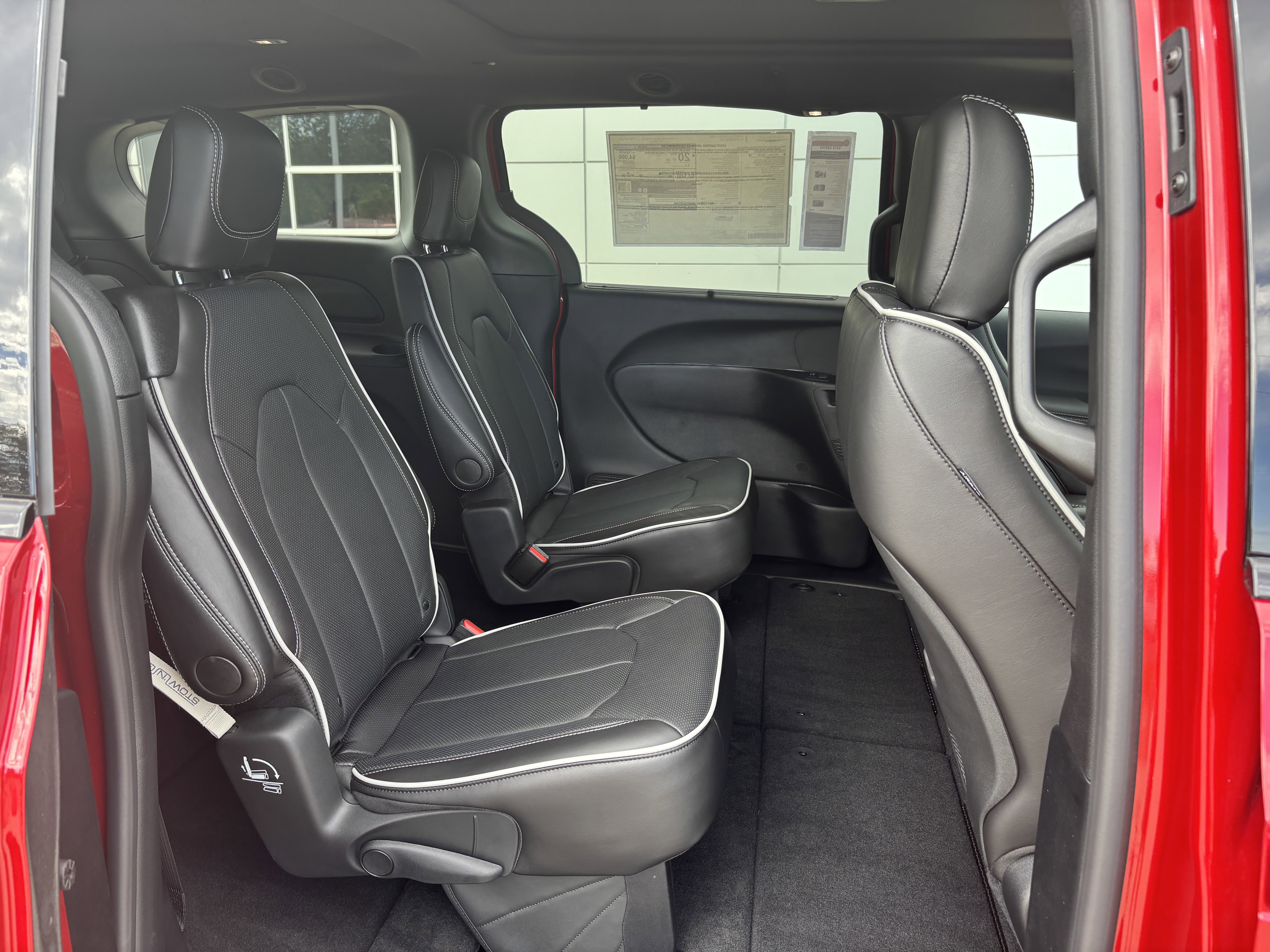 New 2026 Chrysler Pacifica Limited w/ S Appearance Package image 15