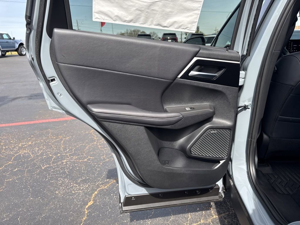 New 2026 Mitsubishi Outlander LE AWD/4WD image 36