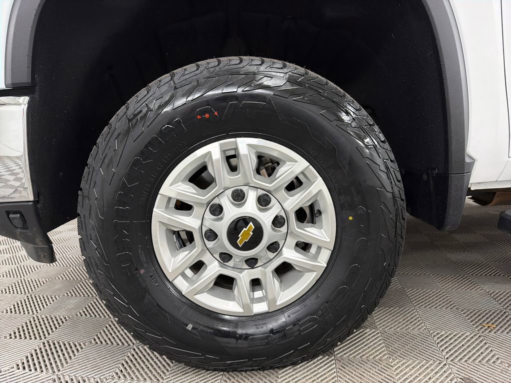Used 2025 Chevrolet Silverado 2500 LT w/ Convenience Package AWD/4WD image 13