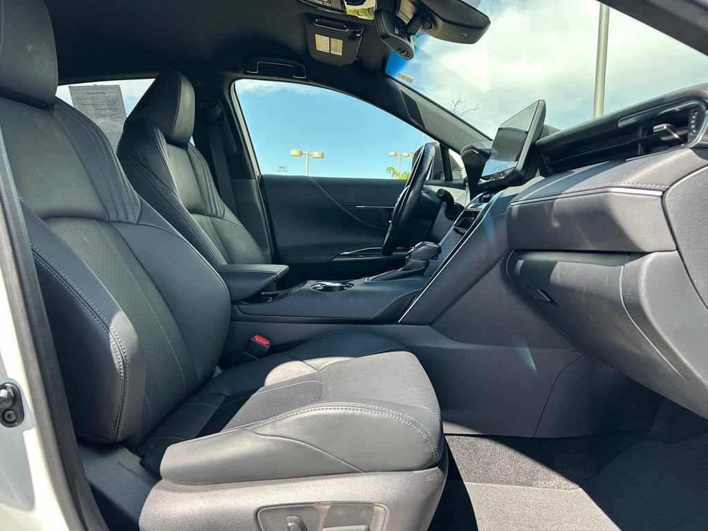 Used 2021 Toyota Venza XLE w/ Softex Package AWD/4WD image 32