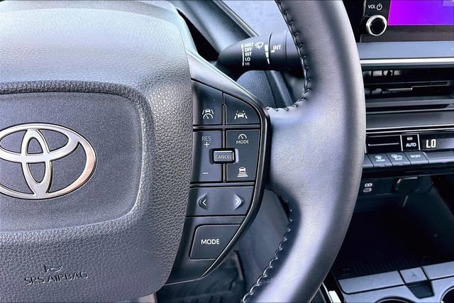 Used 2024 Toyota Prius LE FWD image 11