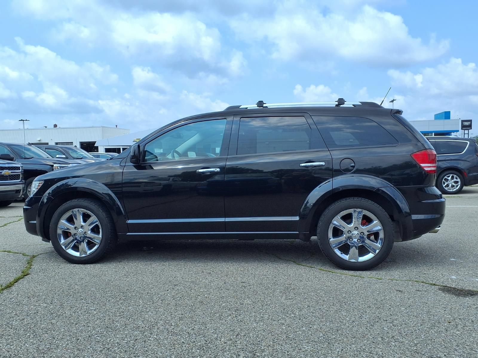 Used 2010 Dodge Journey R/T w/ Navigation & Sound Group I FWD image 8