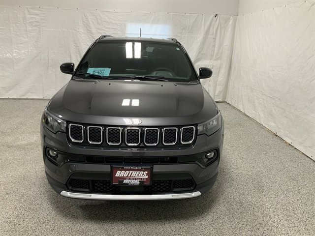 Used 2024 Jeep Compass Limited image 9
