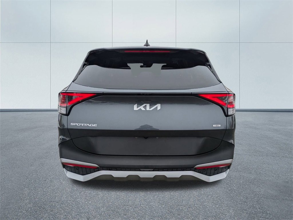 Used 2023 Kia Sportage LX image 4