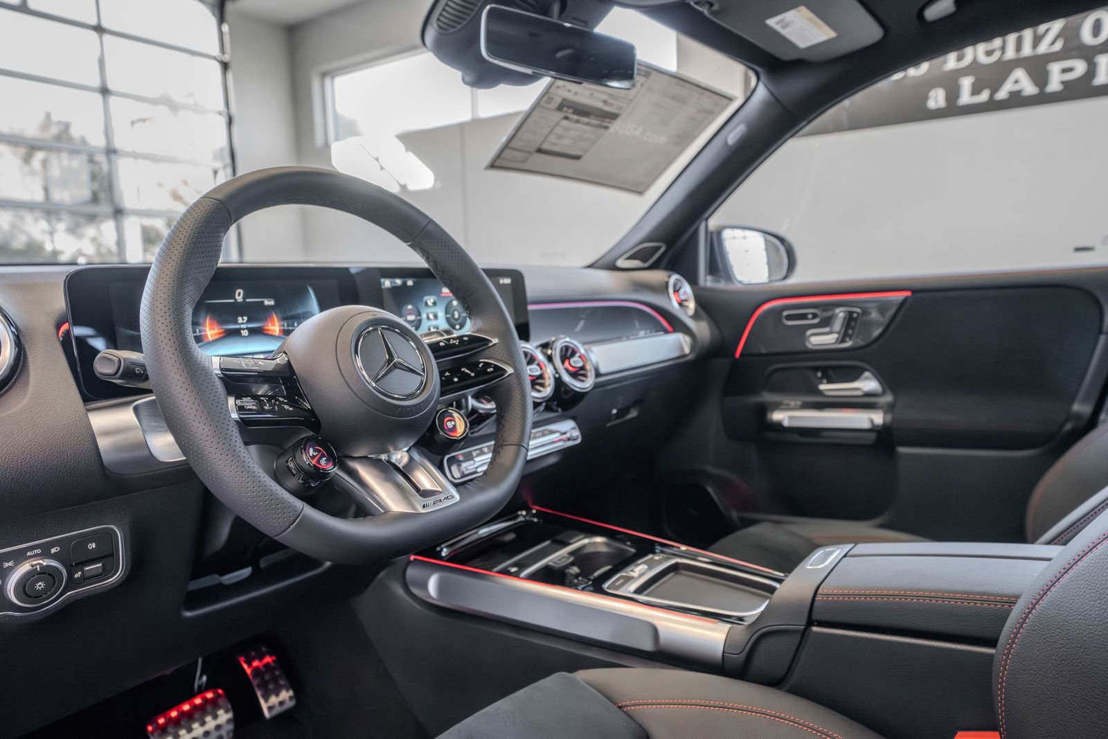New 2026 Mercedes-Benz GLB 35 AMG 4MATIC image 7