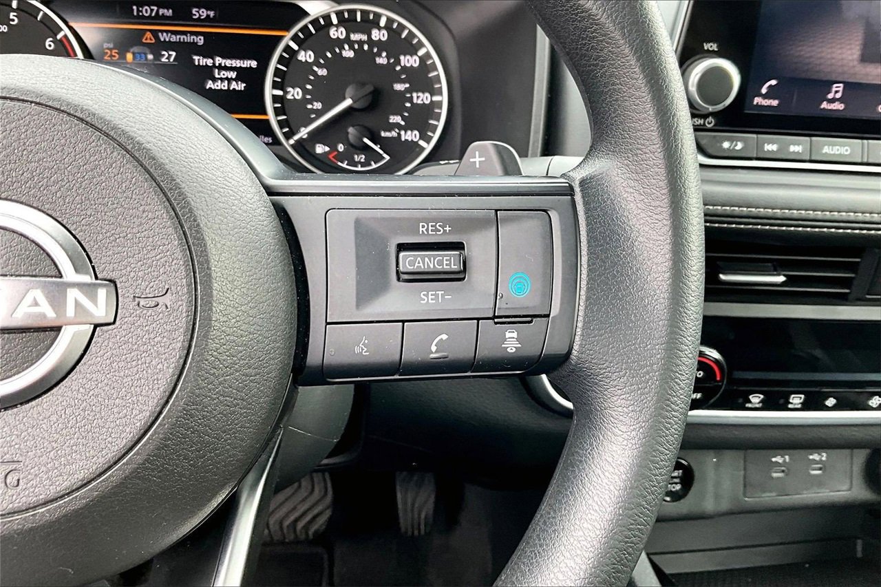 Used 2024 Nissan Rogue SV image 27